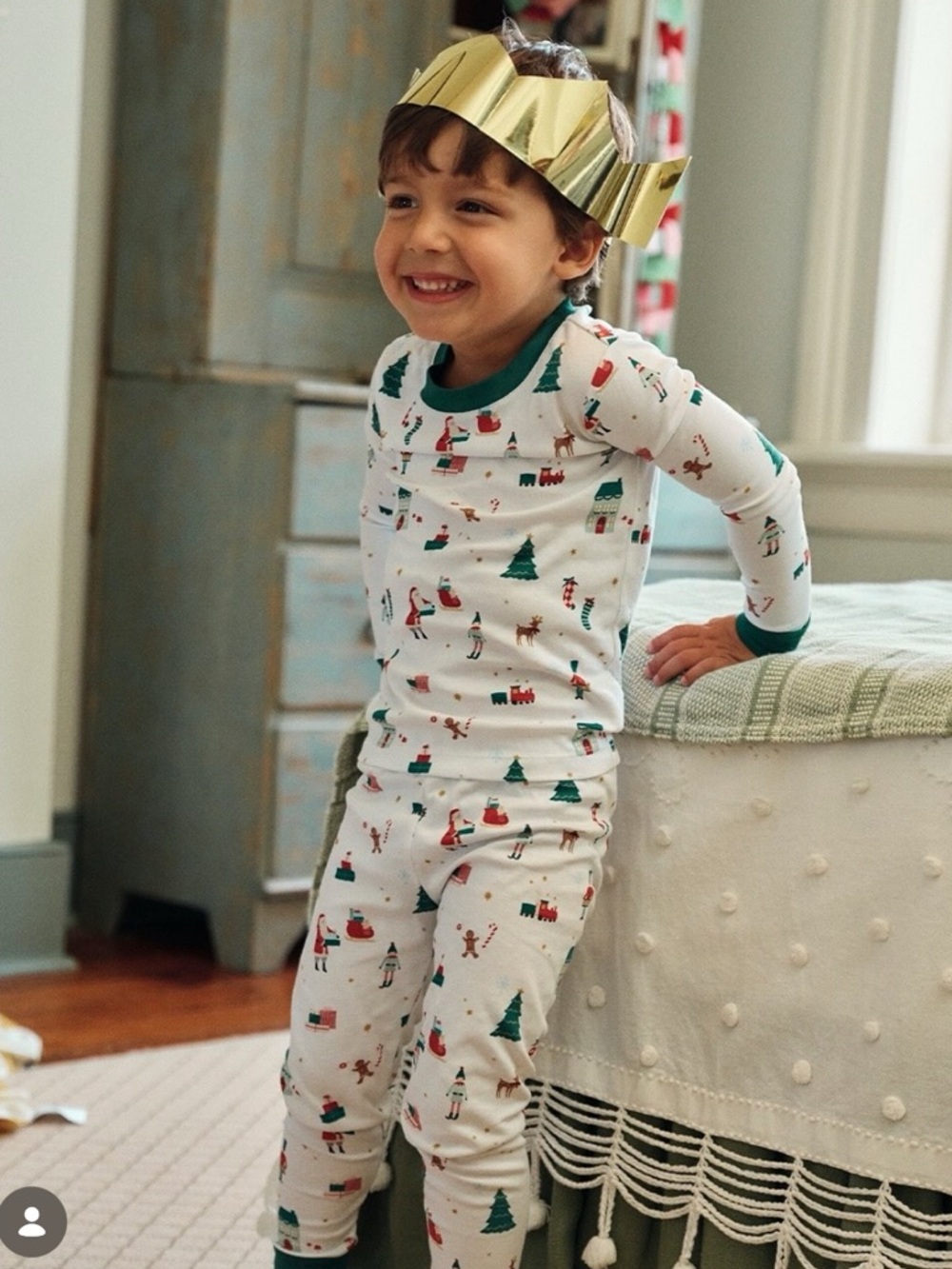 Meri Meri Pima cotton Kids Pajama Set with Green Trim and Holiday Print